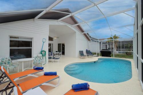 Making Dreams 4BR Family Villa with Pool and Game Room Near Disney Parks
