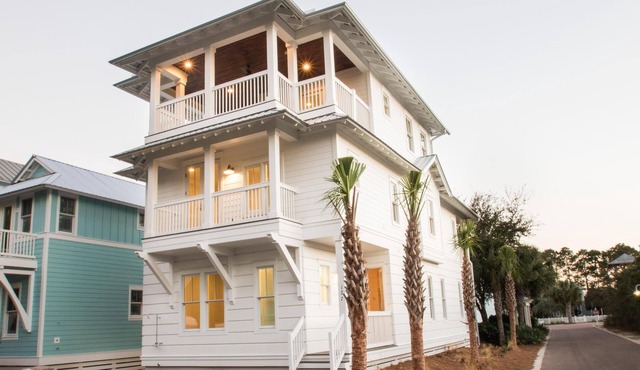 Making Memories at Carillon Beach! Short walk to beach! A perfect family getaway