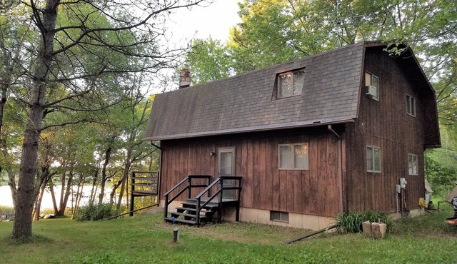 Making memories at the lake house, dogs alwd Dells 30 min away TRH Lic 9368