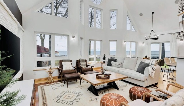 Making Memories: Luxury Lakeshore Retreat