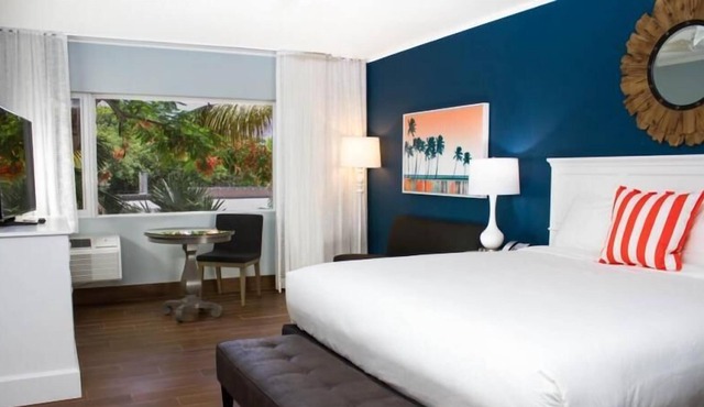 Making The Best Memories Along The Way! 2 Comfortable Units, Pool, Free Parking