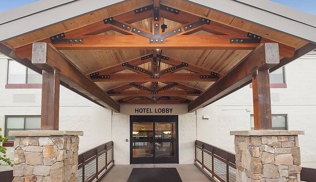 Making The Best Memories Along The Way! 3 Relaxing Units, Pool, Free Parking