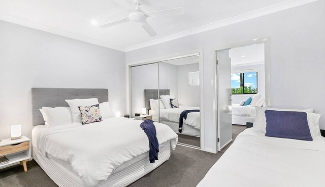 Mala Retreat, Shiraz-Chardonnay Rooms Sleeps 7