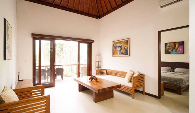 Malathi Private Suite Ubud - Green View Shared Pool