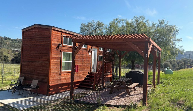 Malbec Cabin @ Vinyard Winery, 3 Adults, 1 Kid, WiFi, AC, Fallbrook