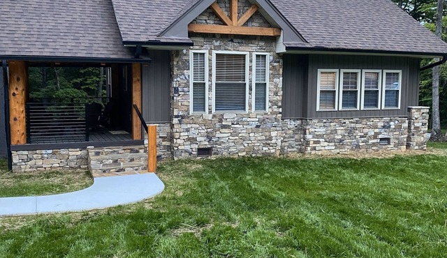 Malbec- our Charming Newly Constructed 2-bedroom Cottage at Jones von Drehle