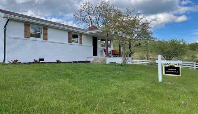 Malcolm Place- 3 bedroom home with mountain views- McDowell, VA