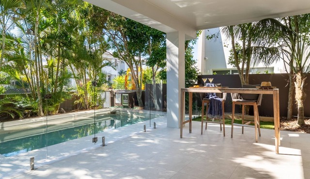 Malibu Beach House- only 100m to the beach