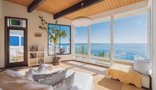 Malibu Beachfront Bungalow w/Ocean Views