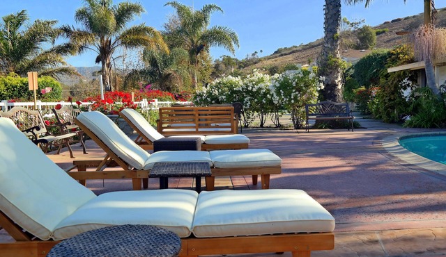 Malibu Country Inn
