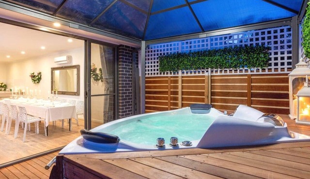 "MALIBU" House - BEACH & HOT SPRINGS - 16 guests