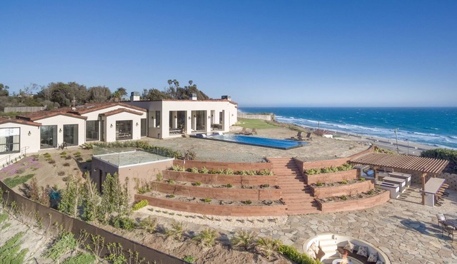 Malibu Ocean Front Luxury Villa, 11k Sq Ft, 6bed/11bath