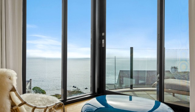 Malibu Oceanview Villa. Only Steps to the Beach!
