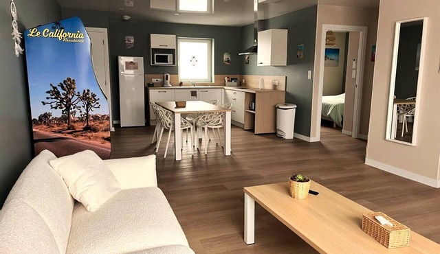 Malibu - Suite in residence with swimming pool