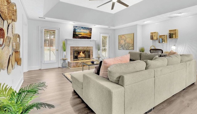 Mall of GA 3BR Getaway Sleeps 8+Game Room Wi-Fi