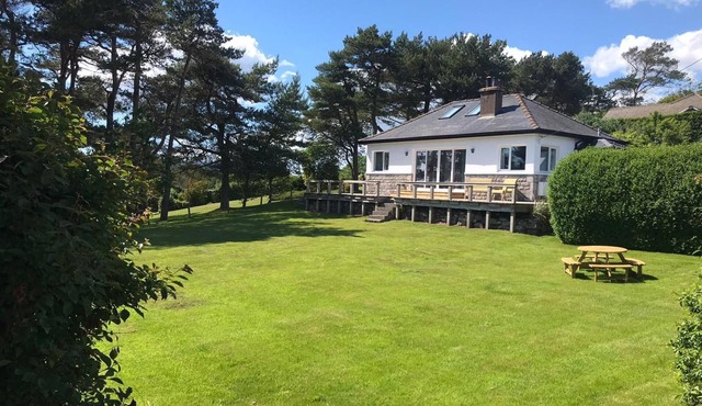 Mallaig - a bungalow that sleeps 6 guests in 3 bedrooms