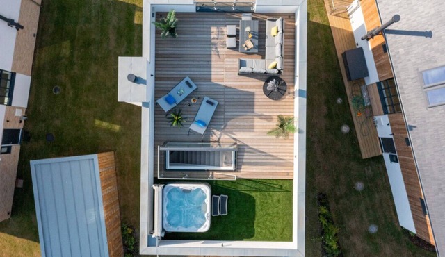 Mallards Way - ML01 - HOT TUB - Lakeside Spa