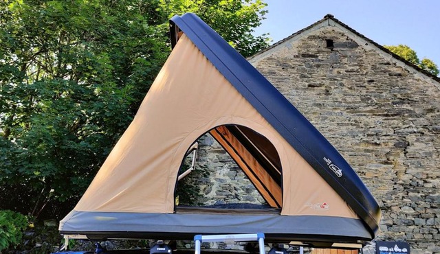Mallory Rooftop Tent Hire - from ElectricExplorers