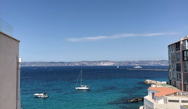 Malmousque villa with private sea access