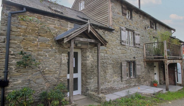 MALT HOUSE, family friendly in Bishop's Castle