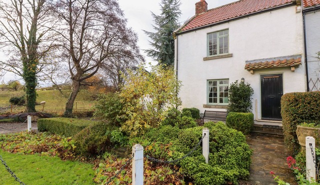 MALT SHOVEL COTTAGE, character holiday cottage in Bedale
