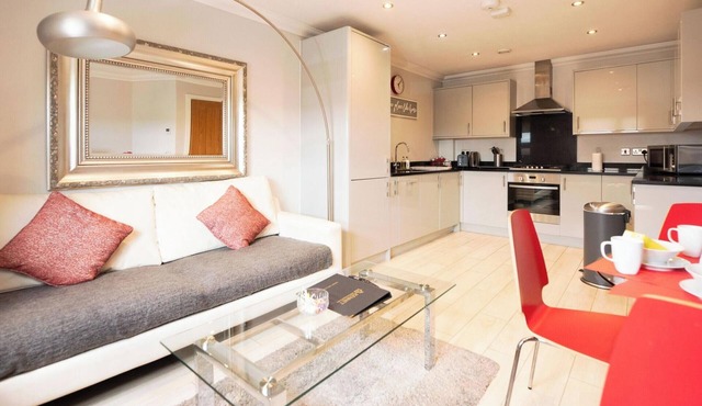 Malthouse Court- 2-Bed, 2-Bath Penthouse w Balcony