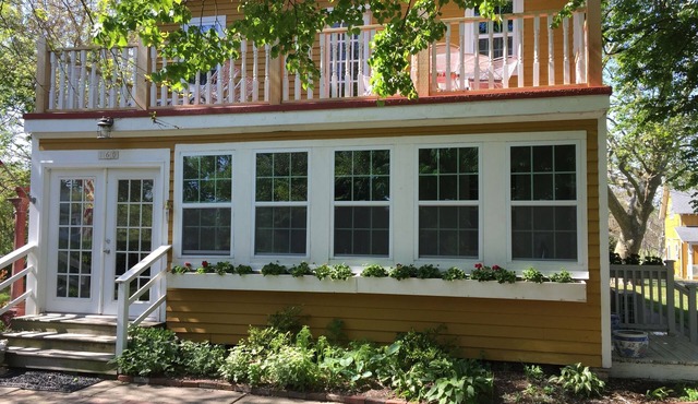 Malvasia Cottage at Willow Creek Vineyard Unique Pied-A-Terre Getaway