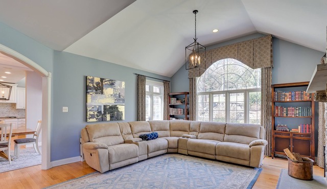 Malvern Home w/ Patio - 21 Mi to Philadelphia!