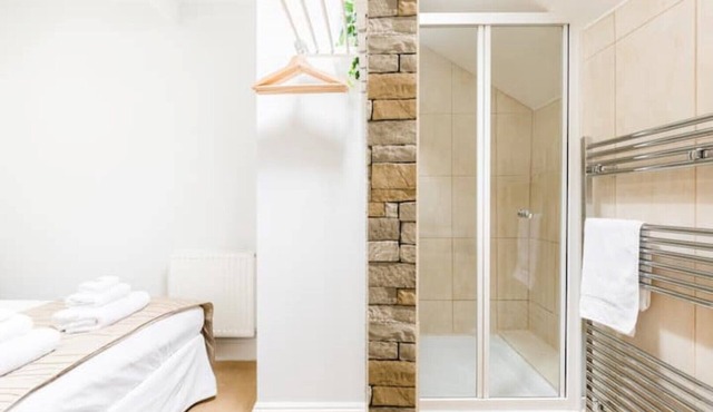 Malvern Wells Apartment with Lovely Balcony Views