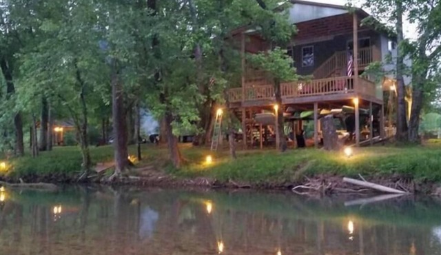 Mama Bears Cozy Creekside Cabin at Up The Creek