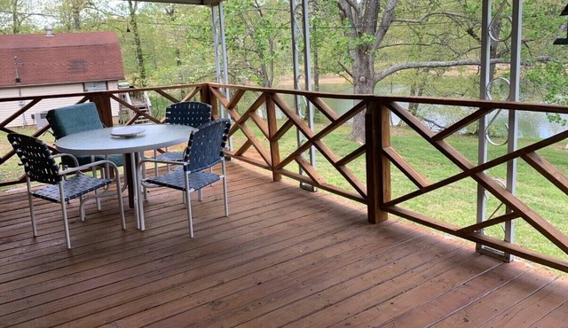 Mama Jean's Lake Cottage