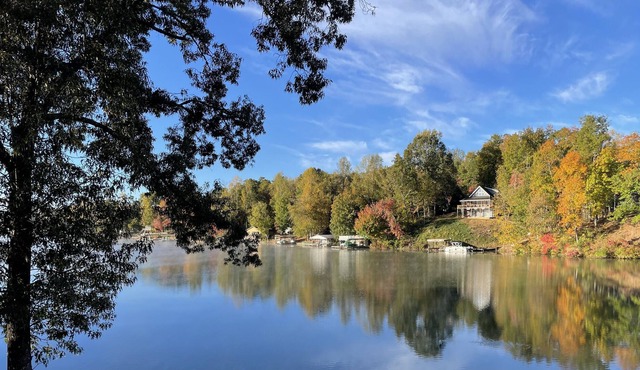 MaMa’s Cabin on Lake Cherokee in Tamassee, SC