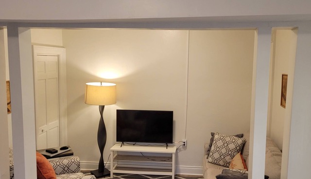 Mambo House Downtown Albany #ALB Airport