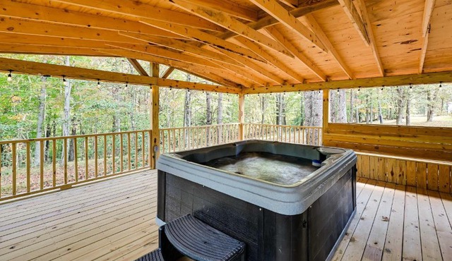 Mammoth Cave Cabin with Fire Pit - 3 Mi to Lake!