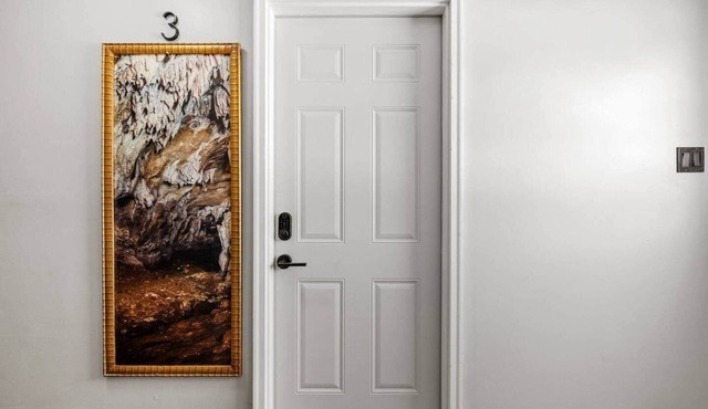 Mammoth Hideaway- ideal basecamp for exploring local caves