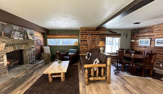 Mammoth Manor at Snow Creek
