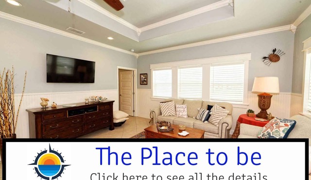 MAN CAVE GARAGE ! Great for 2 couples or a small family. Ground Floor. Shared Pool. King bed