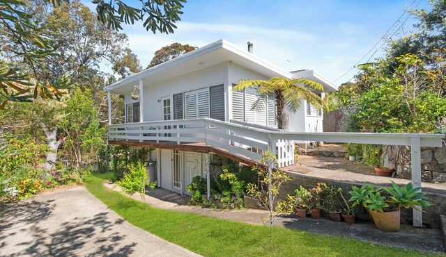 Manaia - A little bach near the beach