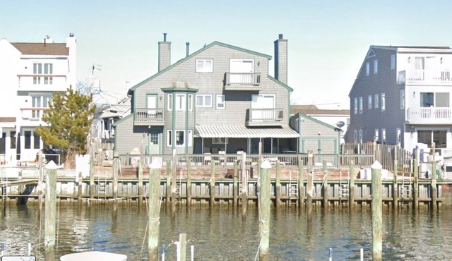 Manasquan Large Waterfront Summer Season House Rental