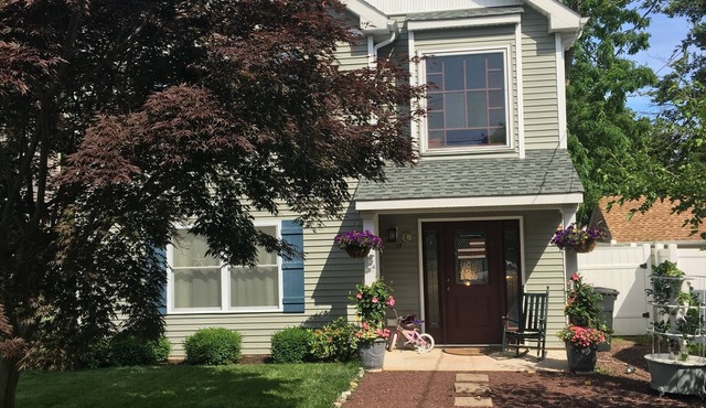 Manasquan Retreat - family home near a park and 1.5 miles to the beach