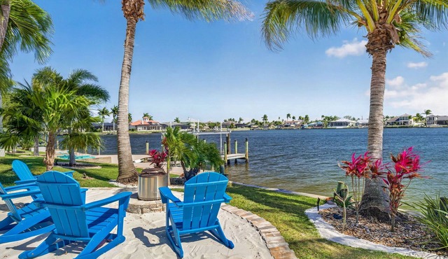 Manatee Lake- Heated Pool & Spa with Kayaks, Paddle Boards, Games, Fun and SUN!