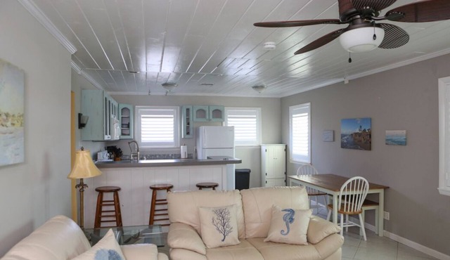 Manatee Pocket Guest Cottage