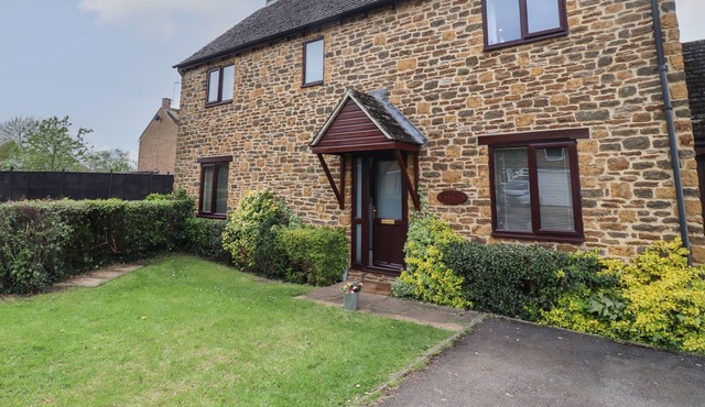 MANATON, with open fire in Deddington