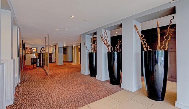 Manchester Airport Stanley Hotel by Belvilla