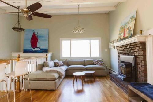 Manchester by the Sea|Outdoor Fireplace|King Bed