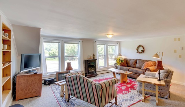 Manchester Center Retreat w/Mtn View, Near Skiing