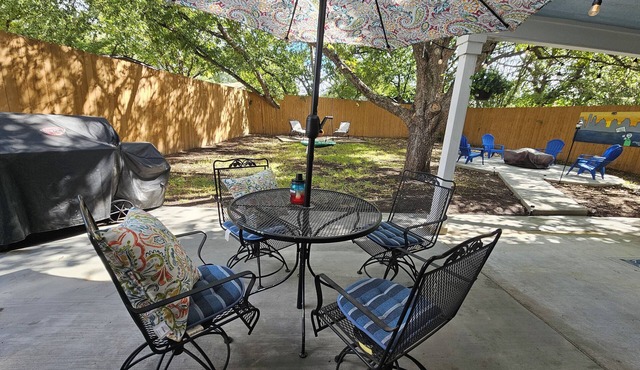 ⭐️⭐️ MANCHESTER HOUSE - SPA for 7 - PRIVATE BACKYARD - JUST LIKE HOME⭐️⭐️