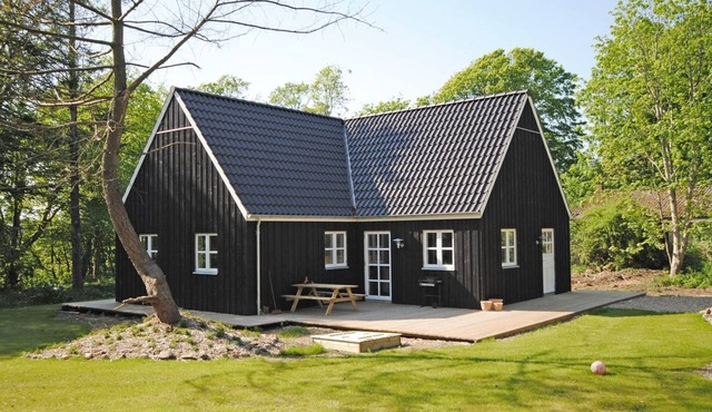 "Mandana" - 10km to the fjord by Interhome