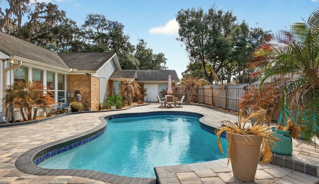 Mandarin Modern Pool Retreat