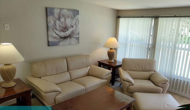 Mandarin Pearl Close to Everything!